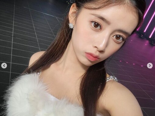 「ちょっと待って天使が居た」NiziU・リマ、美しすぎる純白ドレス姿を披露！ 「流石に罪ではないか？？」