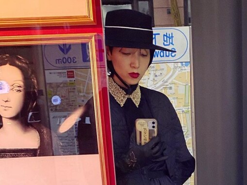 安藤サクラ、大胆太もも見せ＆ダーク系コーデ披露で「パリコレみたい」「マジかっこいい…憧れです」の声