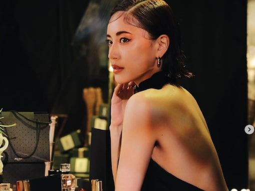 藤井夏恋、背中見えすぎドレス姿を披露！ 「表情と背中の美しさ神がかってます」「色気あり過ぎ夏恋さん」