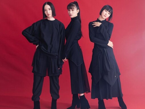 Perfume、ブラックコーデで格好良く決める！ あ〜ちゃんの美脚も披露で「これはやばい、大興奮」と絶賛の声