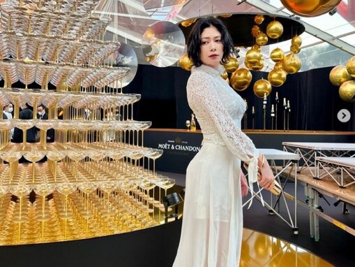 真木よう子、タイトな透け透けドレスでボディラインあらわに！ 「体の凹凸最高」「ビジュが爆発しすぎている」