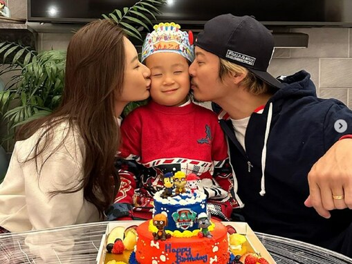 元EXILE黒木啓司の妻・宮崎麗果、息子の誕生日に家族顔出しラブラブショット！ 「麗果さんそっくり～」