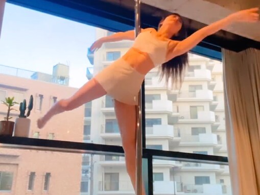 「スゴすぎ」熊田曜子、ポールダンスで最新の美ボディ披露！ 「可愛いいお尻」「綺麗でセクシーでカッコいい」