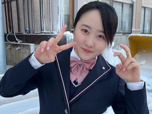 現役JKの本田望結、雪の中で青森山田のレアな制服姿を披露！ 「可愛すぎる」「制服とても似合うね」