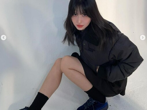 「ぎゃんかわ」TWICE・モモ、生脚あらわな超ミニ丈コーデ披露！ 「かわいいですマジで」「最高〜!!!!!!!」