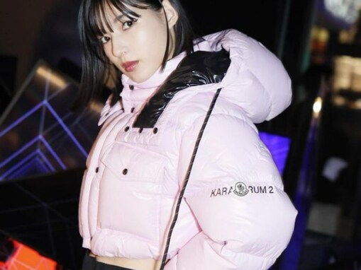 「腹筋すごい」石井杏奈、腹ちらモデルショット＆朝比奈彩とのツーショット！ 「マジカッケー2人ねっ！」