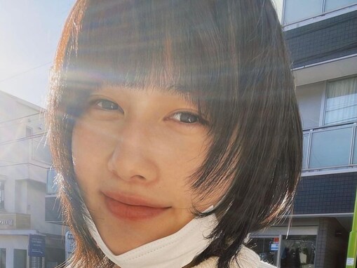 橋本愛、寝起き＆風呂上がりのすっぴん自撮りショット公開！ 「なんという美人感」「可愛すぎます大天使」