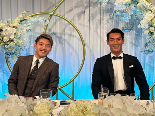 堂安律＆槙野智章、「僕たちも結婚しました」に反響殺到！ 「本当にそれっぽく見えてくる」「面白過ぎます」