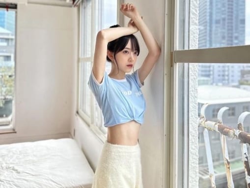 堀未央奈、圧巻のウエストあらわなモデルショット公開！ ショーパンからのぞく太ももがセクシーな姿