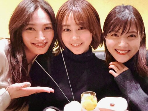 桐谷美玲、大政絢＆長谷部誠の妻・佐藤ありさとの美女スリーショット！ 「こんな美しい写真が他にあるのだろうか」