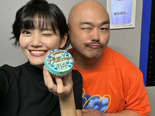 クロちゃん、恋人・リチとのラブラブツーショットで「養ってもらう」宣言!? 「おい、待たんか」「養ってあげなさい」