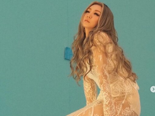 「美の塊なんだが」倖田來未、透け透け衣装で美ボディ披露！ 「女神かと思った」「めちゃくちゃ可愛い」