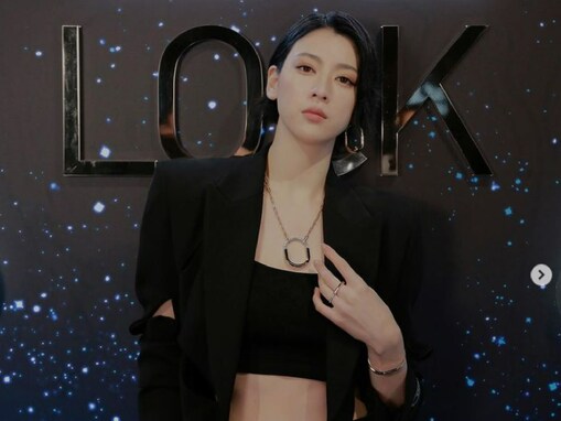 三吉彩花、腹出しコーデで圧巻スタイル披露！ きらびやかなティファニージュエリーが映える美しいショット