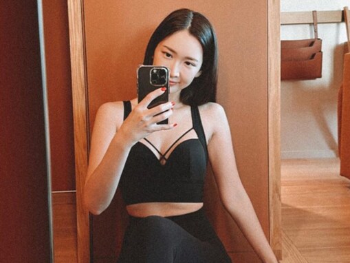 紗栄子、おなかちらり＆谷間あらわなトレーニングウエア姿披露！ 「腹筋…見惚れます」「ほんっとに可愛いすぎて」