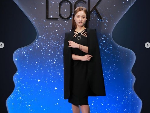 「美しすぎない？」谷まりあ、ティファニーを身にまとい美脚際立つドレス姿を披露！ 「凄く似合って眼福。。」