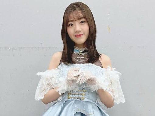 日向坂46・佐々木美玲、美脚＆肩回りあらわな姿！ 「ゲームアプリの撮影でこんな衣装も着たりしてます」