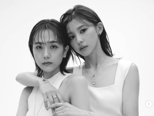 松井愛莉＆朝比奈彩、スタイル抜群モデルショット披露！ 「かっこいい、、、」「めっちゃ足長い」