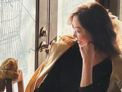 中山美穂、53歳の最新ショットで変わらぬ美貌を披露！ 「歳をひとつ重ねました」「重みが豊かさを運んでくれるでしょう」