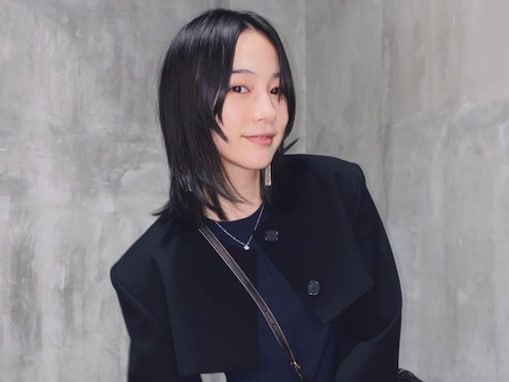 のん（能年玲奈）、スタイル抜群の私服ショット披露！ 「おっしゃれー」「ドキッとする色気があります」