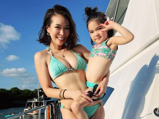 紅蘭、谷間あらわなスタイル抜群のビキニ姿を披露！ 「なんでそんなに美しいの」「素晴らしい体型」