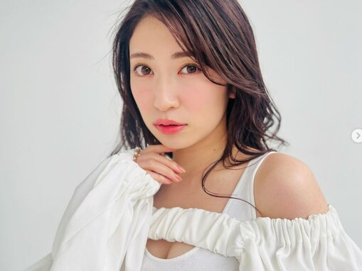 「顔面世界遺産」吉田朱里、谷間ちらりな透明感抜群オフショット！ 「美し過ぎ！」「あかりん可愛い」