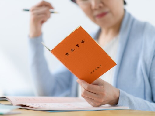 年金は月12万円、貯蓄2500万円だけど「夫が亡くなってから……」70歳女性が語る年金暮らしのリアル