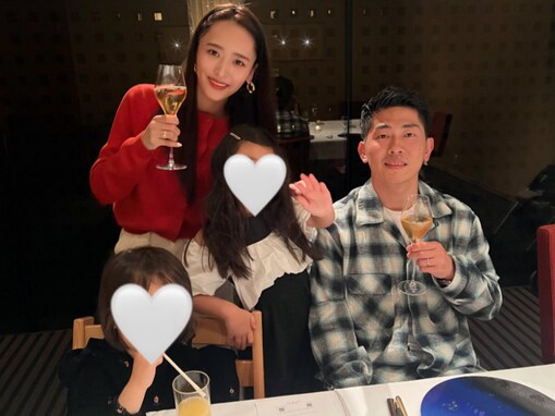 近藤千尋、夫・ジャンポケ太田と娘の6歳バースデーを祝う家族ショット！ レストランでのほほ笑ましい姿