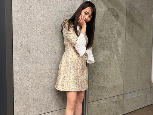 近藤千尋、ミニ丈ワンピで圧巻の美脚を披露！ 「いつまでそんな可愛いんですか？」「すっごくタイプ」