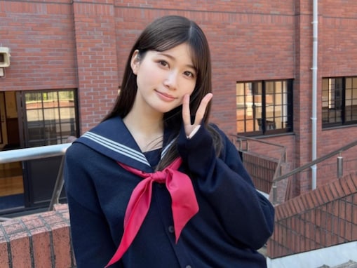 「現役ですか？」めるる、かわいすぎるセーラー服ショットに「制服似合ってる！」「ばかかわいい」の声