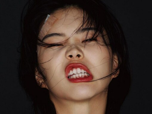 30針縫ったアイナ・ジ・エンド、最新ショット公開で「傷も含めてめっちゃかっこいい」「マジでかっこいい」と反響