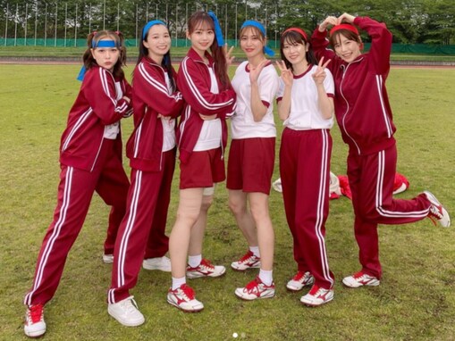 芹那、レアな新旧48メンバーショット公開！ 大島麻衣や横山由依ら登場に「豪華で良きですね」「美人じゃ」と反響