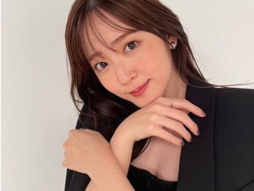 鈴木愛理、谷間ちらり＆元℃-ute矢島舞美と密着ツーショット！ 「並ぶとエモい」「美しくて細胞が大歓喜」