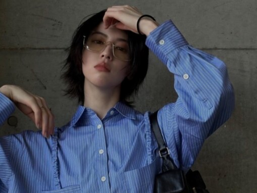 三吉彩花、鍛え上げられた美ウエスト際立つ腹出しコーデ披露！ 圧巻のスタイルが美しい全身ショットも