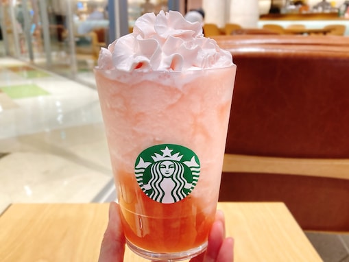 【スタバ新作】待ってました！ 桃をまるかじりしたような「ピーチフラペチーノ」が昨年に続いて再登場