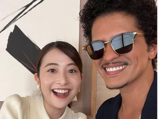 日比麻音子アナ、ブルーノ・マーズとツーショット！ 「すげえ写真」「表情がうかれてますな」と反響