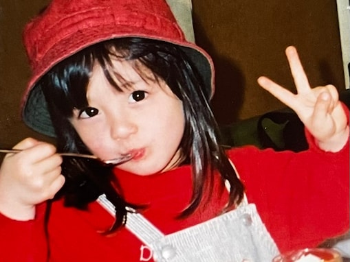 橋本環奈、かわいすぎる幼少期の姿を公開！ 「ちょっと前の写真載せます。笑」のコメントにツッコミ殺到