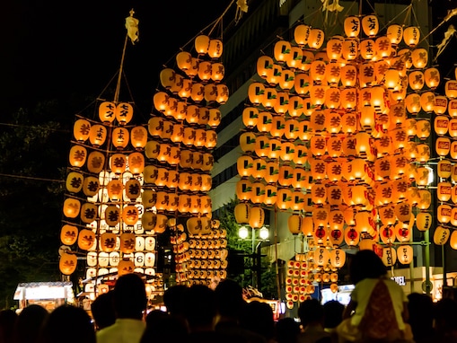【2023年夏】全国夏祭り人気ランキング！ 2位は秋田県の「秋田竿燈まつり」、1位は？