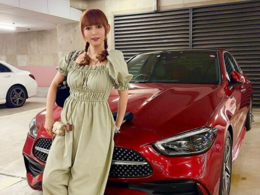 中川翔子、超高級愛車とのツーショット公開！ 「流石は高給取り！イイ車に乗ってるねぇ」「意外にカッコイイ車」