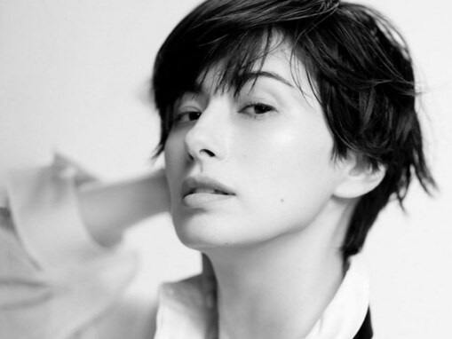 「男性アイドルかと」ホラン千秋、美しい男装ショット公開！ 「めっちゃハンサム」「男前！色気、半端なし！」