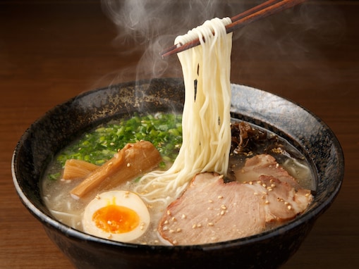 【2023年8月最新】東京駅で人気のラーメン屋ランキングTOP8！ 1位は「T's たんたん」