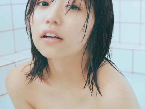 「エロい…」大原優乃、胸元際どい入浴ショット！ カレンダー掲載の写真披露で「何て刺激的」と反響