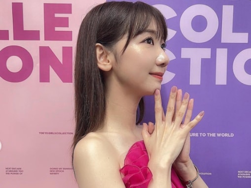 「ピンクの天使」柏木由紀、華やかなドレス姿から美デコルテがチラ見え！ 「可愛い そして色気が半端ない」