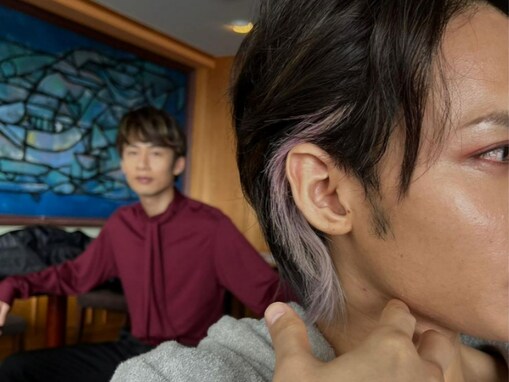 「愛だな」上田竜也、中丸雄一の40歳バースデーを祝福！ 「一生シンメでいてくれよな！」「12時ぴったりなのエモい」