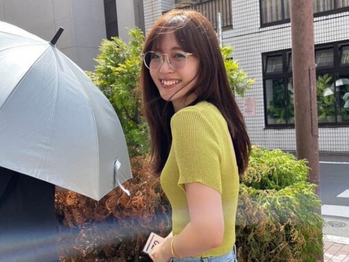 「胃下垂爆発」鈴木愛理、大胆肌見せ姿でラーメン屋に40分並ぶ！ 「背中セクシーだしラーメン旨そう」