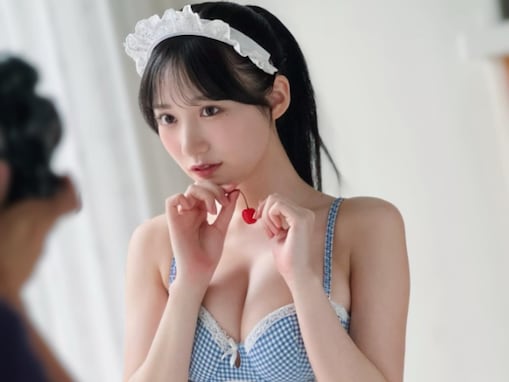 元NMB48・横野すみれ、美乳あらわな“メイド風”グラビアオフショット公開！ 「破壊力ありすぎ」「マジで可愛い」