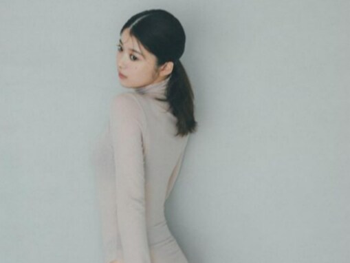 「素敵なお尻」馬場ふみか、下着透け透けハイレグのインナー姿で太ももあらわに！ 「めちゃくちゃセクシー」