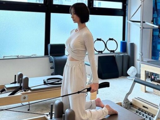 「乳がエロい」篠田麻里子、バストライン際立つピラティスショット！ 「胸がはち切れそう」「スタイル抜群」