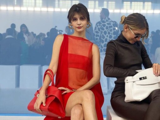 マギー、透け透けドレスから圧巻の美脚あらわに！ 「う、美し過ぎる」「めっちゃカッコビューティー」