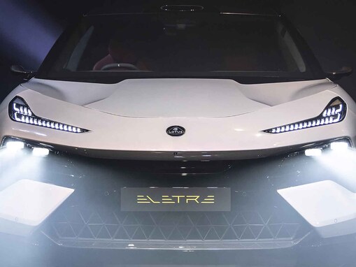 ロータス初オール電動SUV「エレトレ」は2332万円から！ 0-100キロ加速は2.95秒とスーパーカー並の速さ
