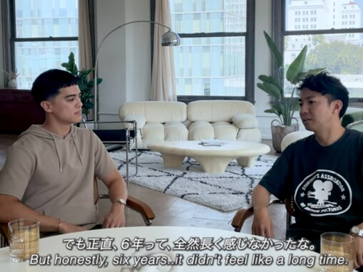 綾部祐二、日本への帰国を報告＆英語をすらすら話す姿に「明確な受け答えがネイティブ」「めっちゃペラペラ」と驚きの声